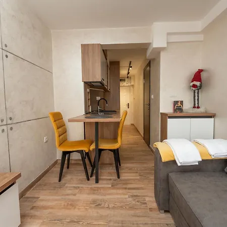 Comanda Luxury Apartment