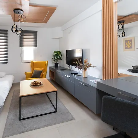 Comanda Luxury Apartment