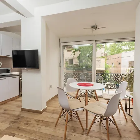 Comanda Luxury * Βελιγράδι