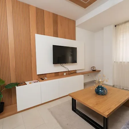 Comanda Luxury Apartment *