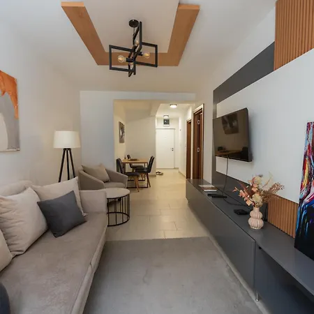 Comanda Luxury Apartment