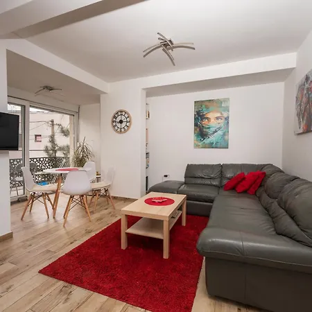 Comanda Luxury Apartment